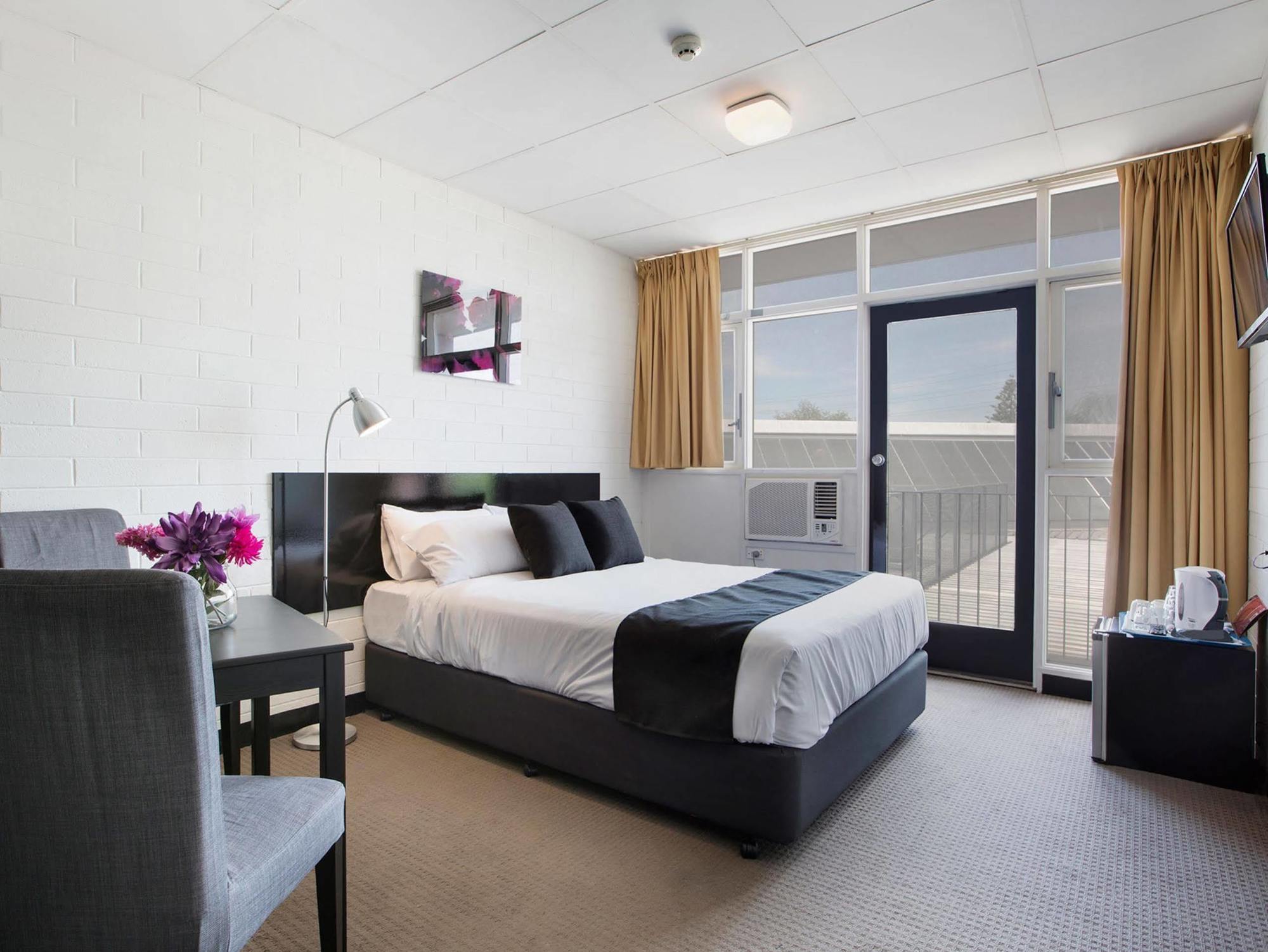 Nightcap At Findon Hotel Adelaide Exteriör bild
